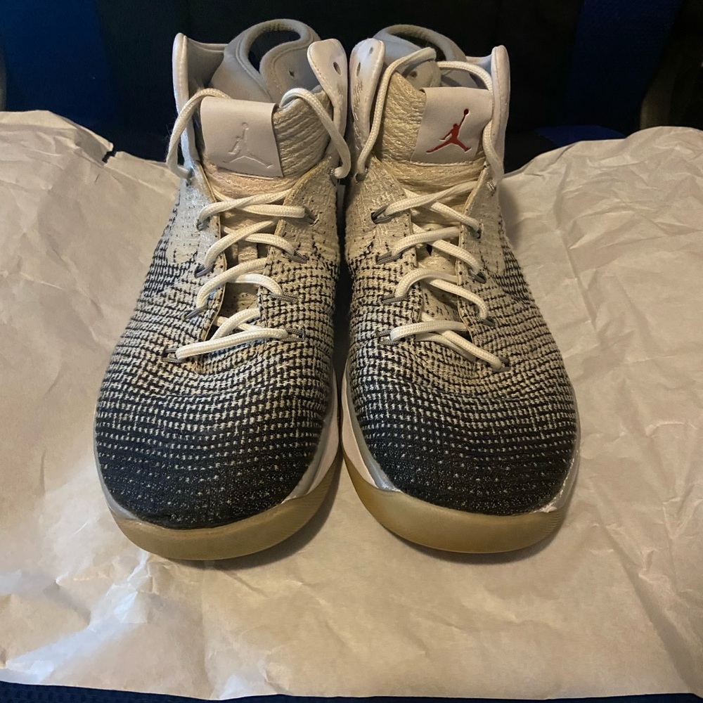 Jordan 31’s Basketball Shoes - Picture 2 of 7